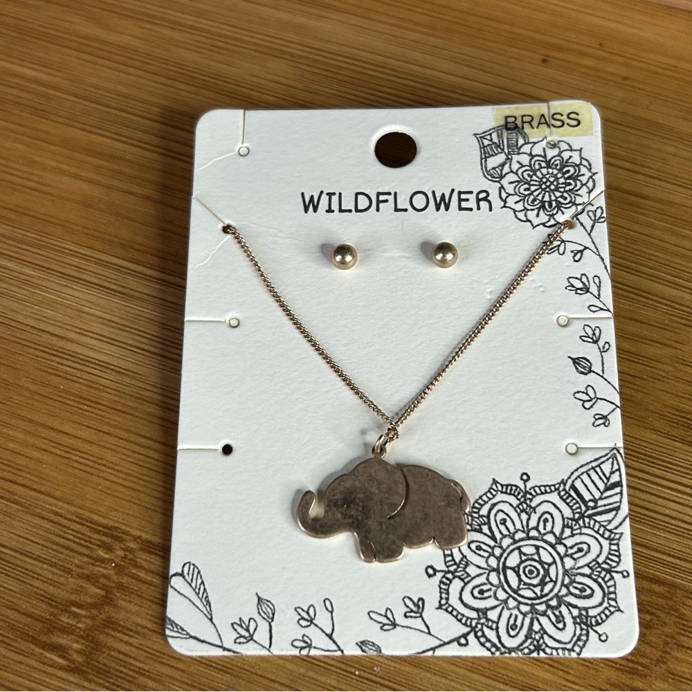 Wildflowers Gold Stud Earrings and elephant necklace - Picture 4 of 5